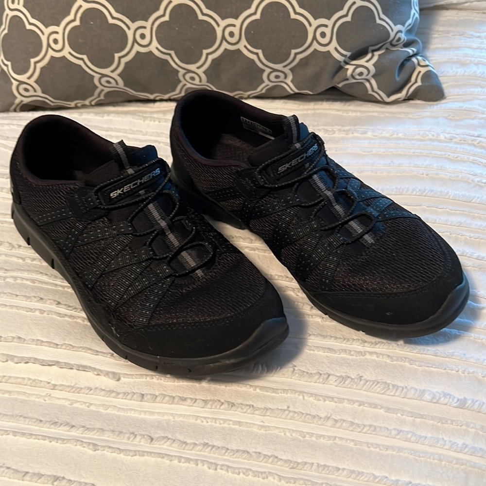 Sketchers sneakers